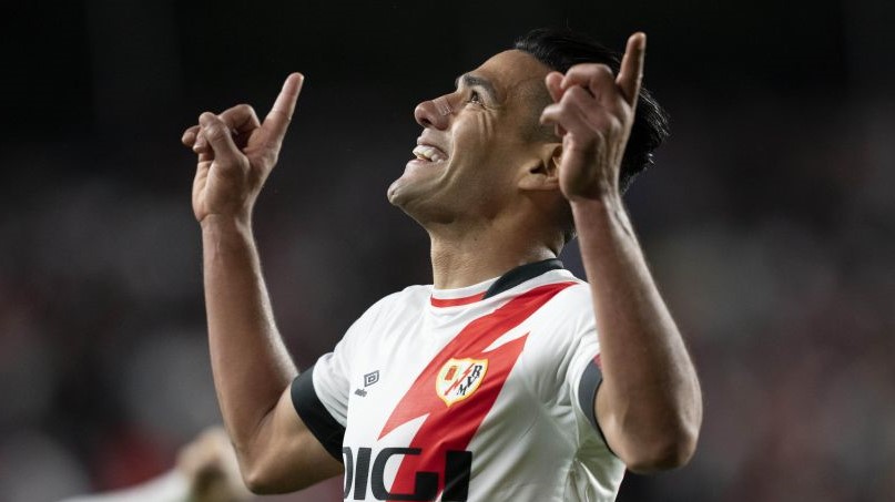 Falcao lidera ao Raio na súa volta a Primeira