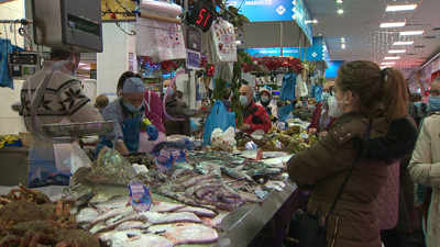 Moita animación nun mercado de Vigo