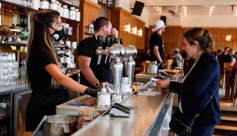 Nos restaurantes portugueses aínda será necesario presentar o certificado de vacinación