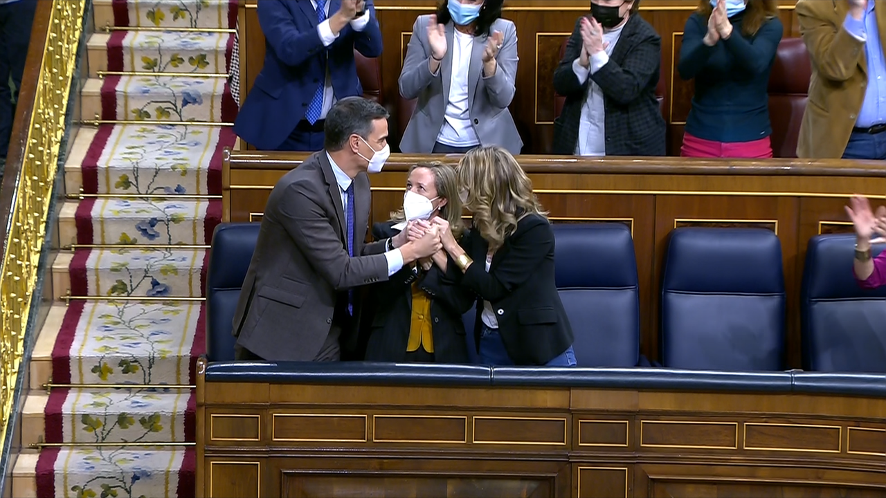 O Goberno celebrando a aprobación da reforma laboral en 2021