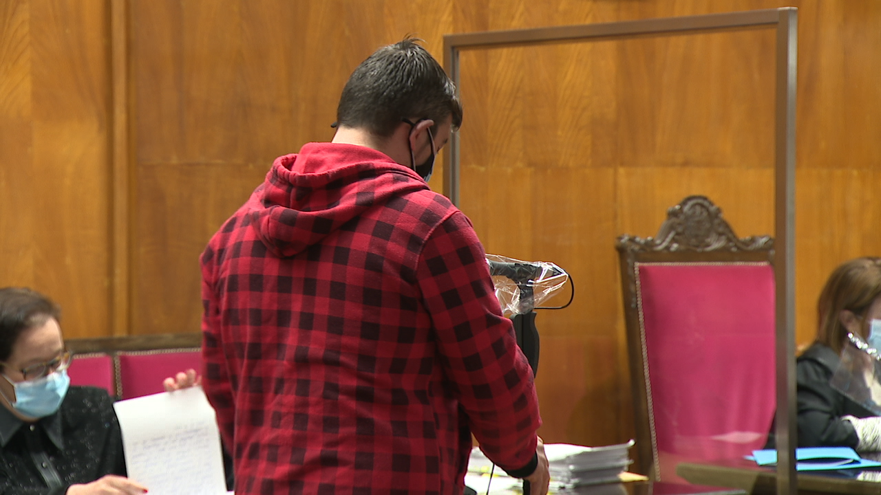 O condenado durante a celebración do xuízo na Audiencia Provincial de Ourense