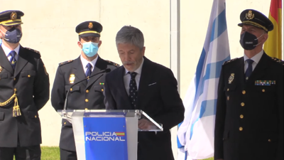 O Ministro do Interior na nova comisaría de Ribeira