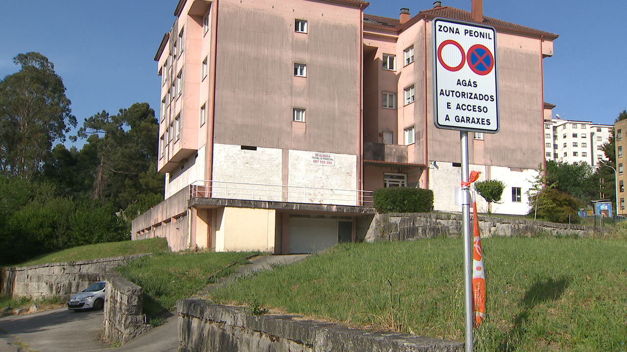 O accidente ocorreu na entrada dun garaxe en Monte Porreiro