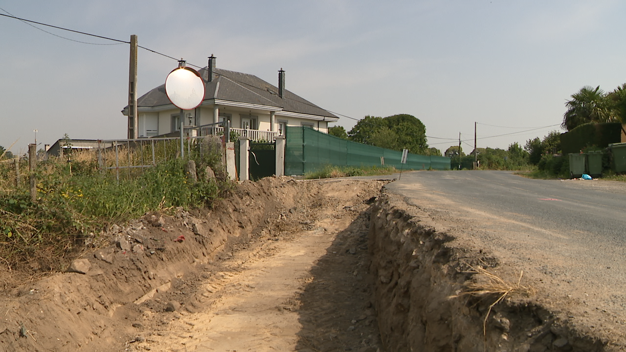 A ocupación da leira do investigado polas obras foi a orixe da lea