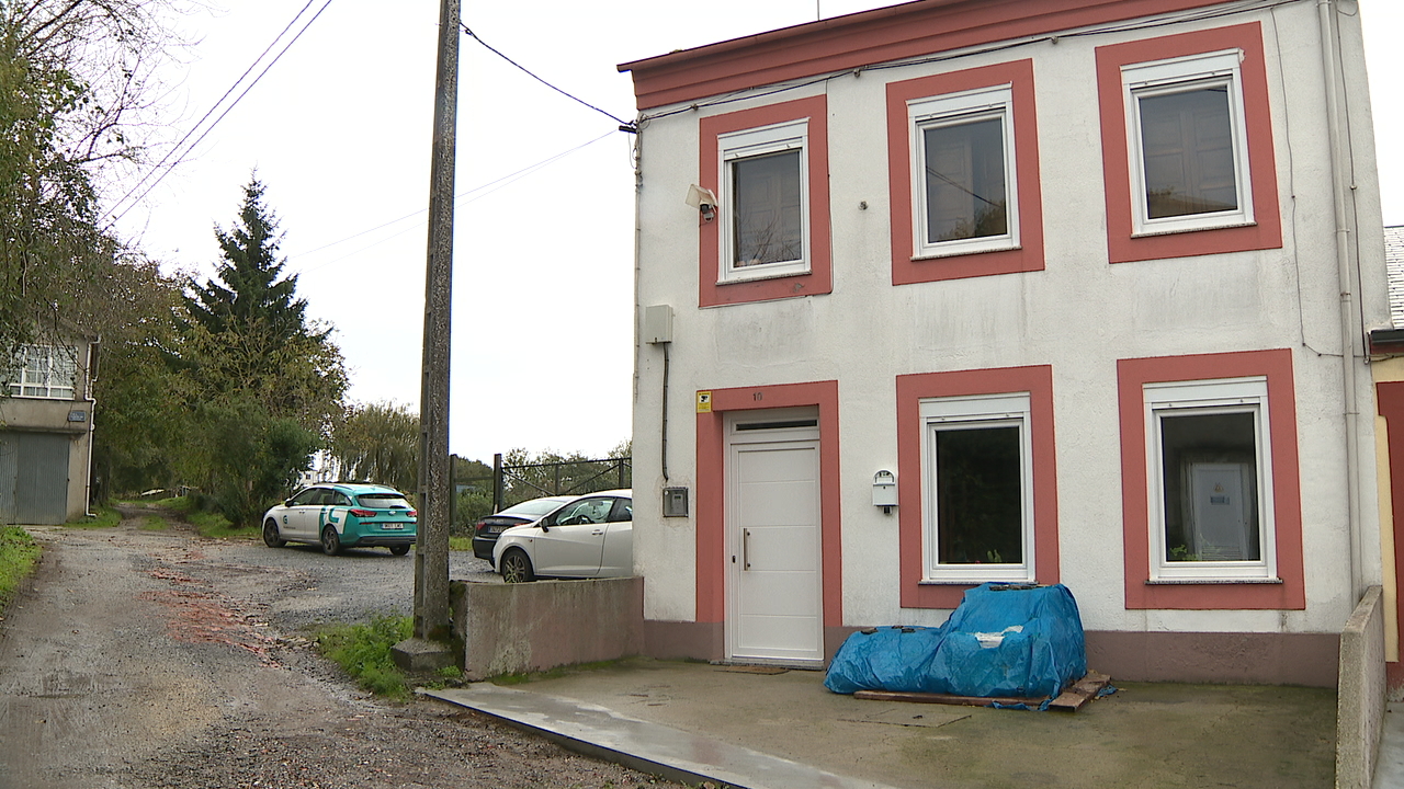 A vivenda afectada encóntrase no Camiño do Tronzo, no Ceao