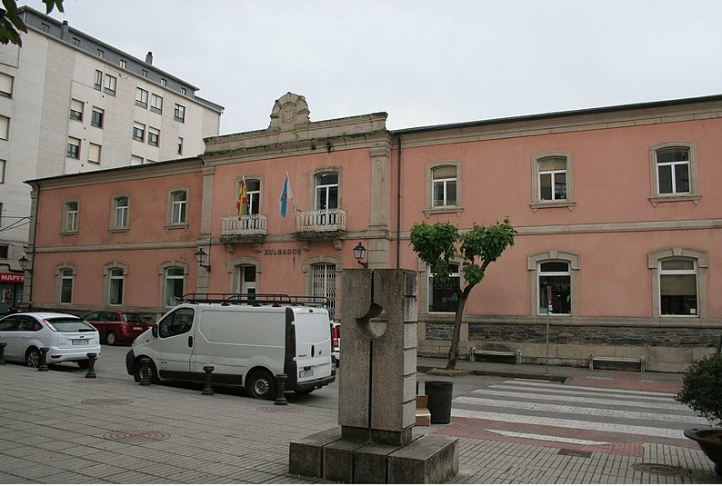 Edifici odos xulgados de Monforte