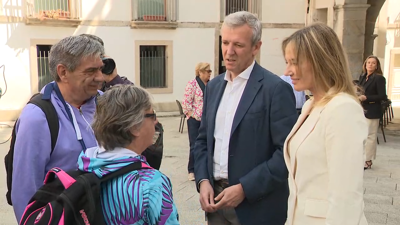 Alfonso Rueda percorreu as rúas de Vigo coa candidata á alcaldía, Marta Fernández-Tapias