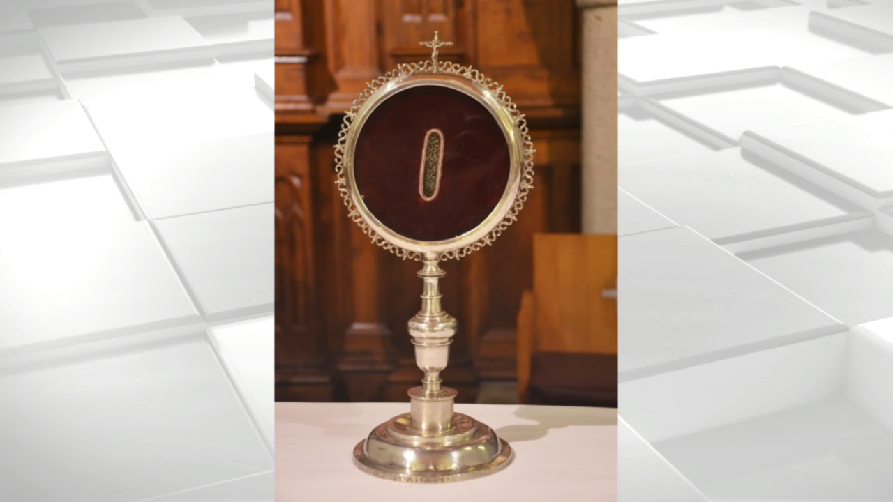 O 'lignum crucis' fora entregado a Val de Flores no século XV por Constanza de Castro