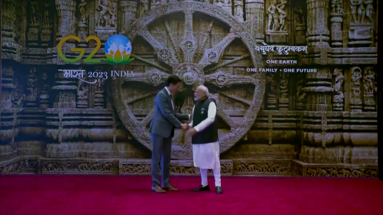 Encontro de Justin Trudeau con Narendra Modi no cumio do G20