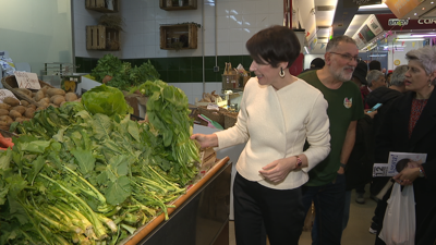Ana Pontón, no mercado coruñés de Elviña