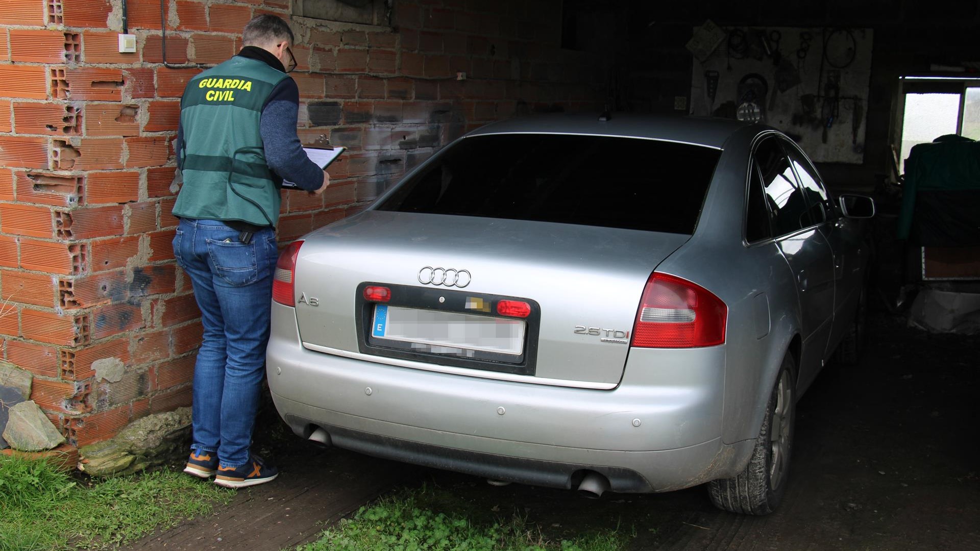 Coche intervido ao veciño de 38 anos interceptado na Terra Chá (Garda Civil de Lugo)
