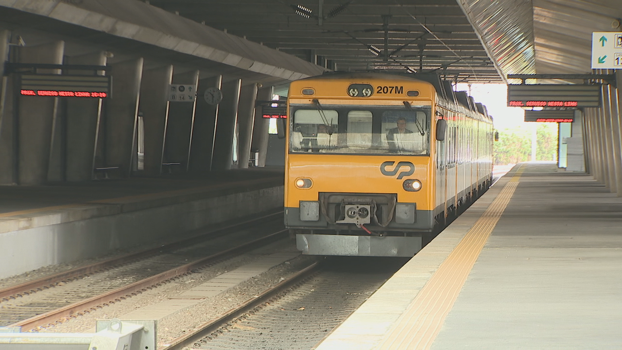 O Tren Celta, que comunica a estación Vigo Guixar con Porto Campanha