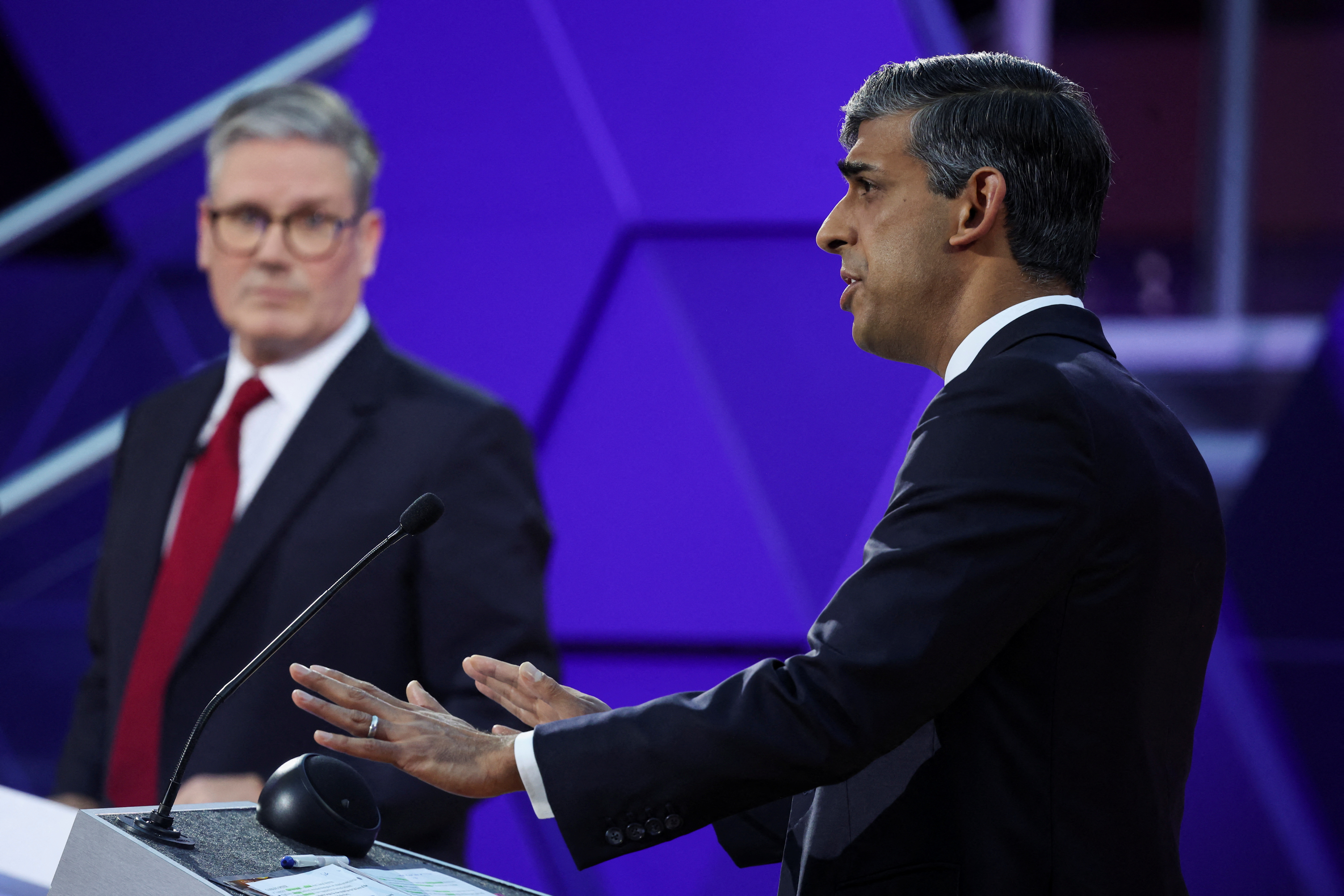 O líder laborista Keir Starmer e o primeiro ministro británico Rishi Sunak durante un debate electoral celebrado na BBC en Nottingham (Phil Noble / PA Wire / dpa)