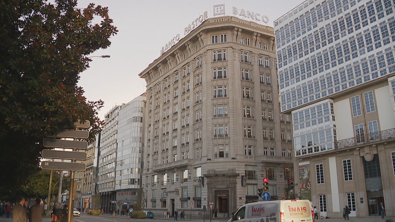 Un paseo polo edificio do Banco Pastor, o primeiro rañaceos de España - G24