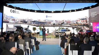 O ministro Óscar López intervén durante a inauguración de CEI Coruña Estudio Inmersivo (M. Dylan / Europa Press)