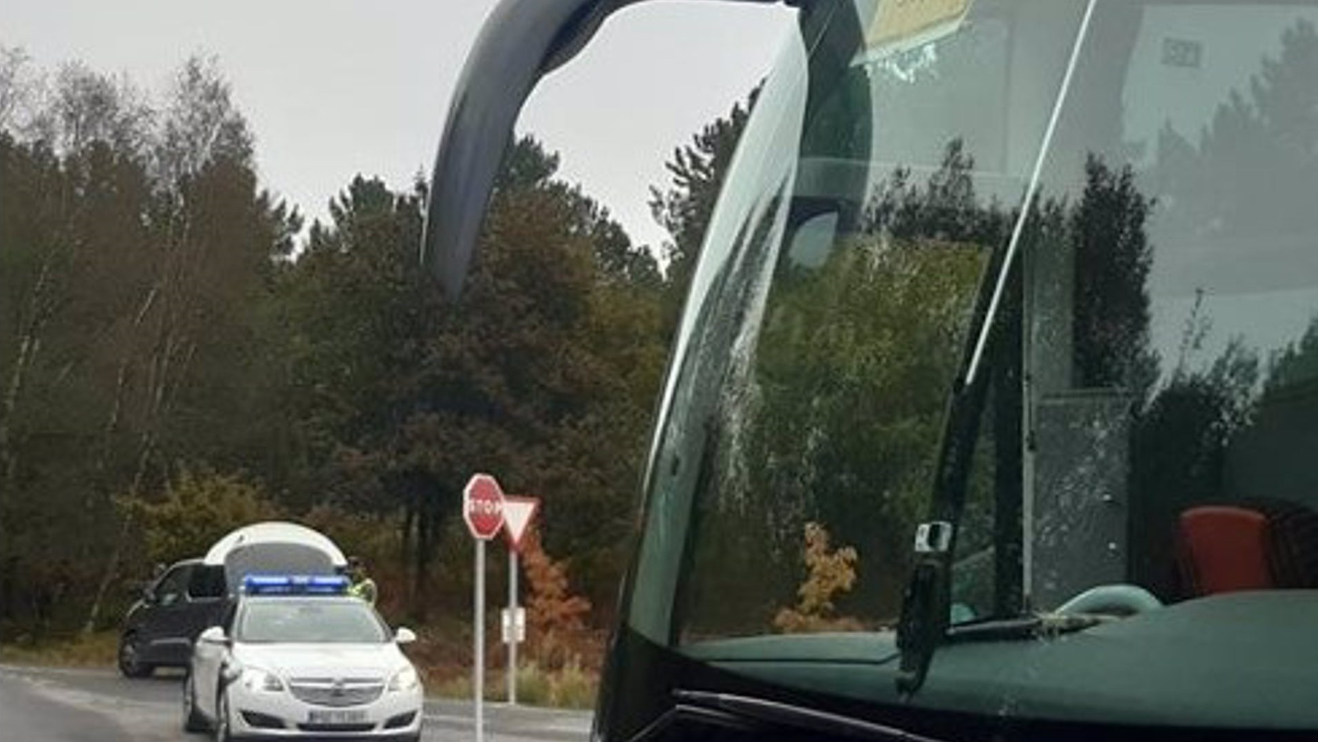 Interceptado o condutor de bus escolar positivo en alcol e cocaína. Garda Civil.