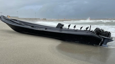 Narcolancha nunha praia de Cádiz (Aquivo/Europa Press/Garda Civil)