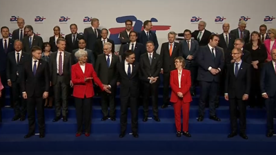 Foto de familia do Consello informal de ministros de Economía e Finanzas europeos en Varsovia, este venres. Foto: EFE-EBS.
