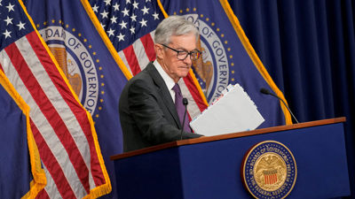 Jerome Powell, presidente da Reserva Federal dos Estados Unidos, nunha imaxe de arquivo.  REUTERS/Nathan Howard