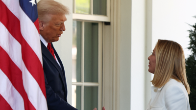 Trump recibe a Meloni na Casa Branca. REUTERS/Evelyn Hockstein.