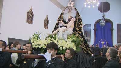 Os pasos puideron verse no interior das igrexas