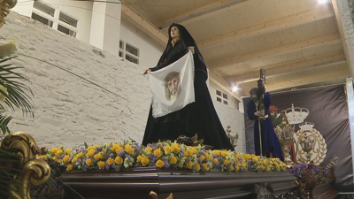 O mal tempo impediu que os confrades sacaran as imaxes do interior do templo