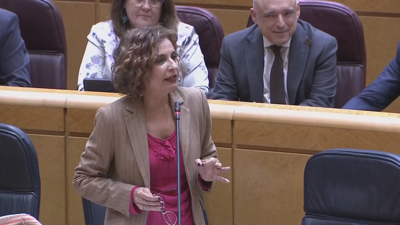 A vicepresidenta María Jesús Montero, na sesión de control no Senado