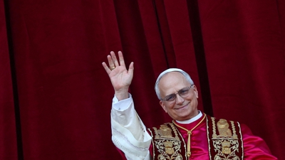 O Papa no balcón da basílica de San Pedro o pasado xoves. REUTERS/Guglielmo Mangiapane