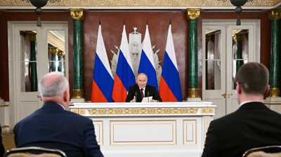 O anuncio foi transmitido en directo por televisión. Sergey Bobylev/RIA Novosti vía REUTERS