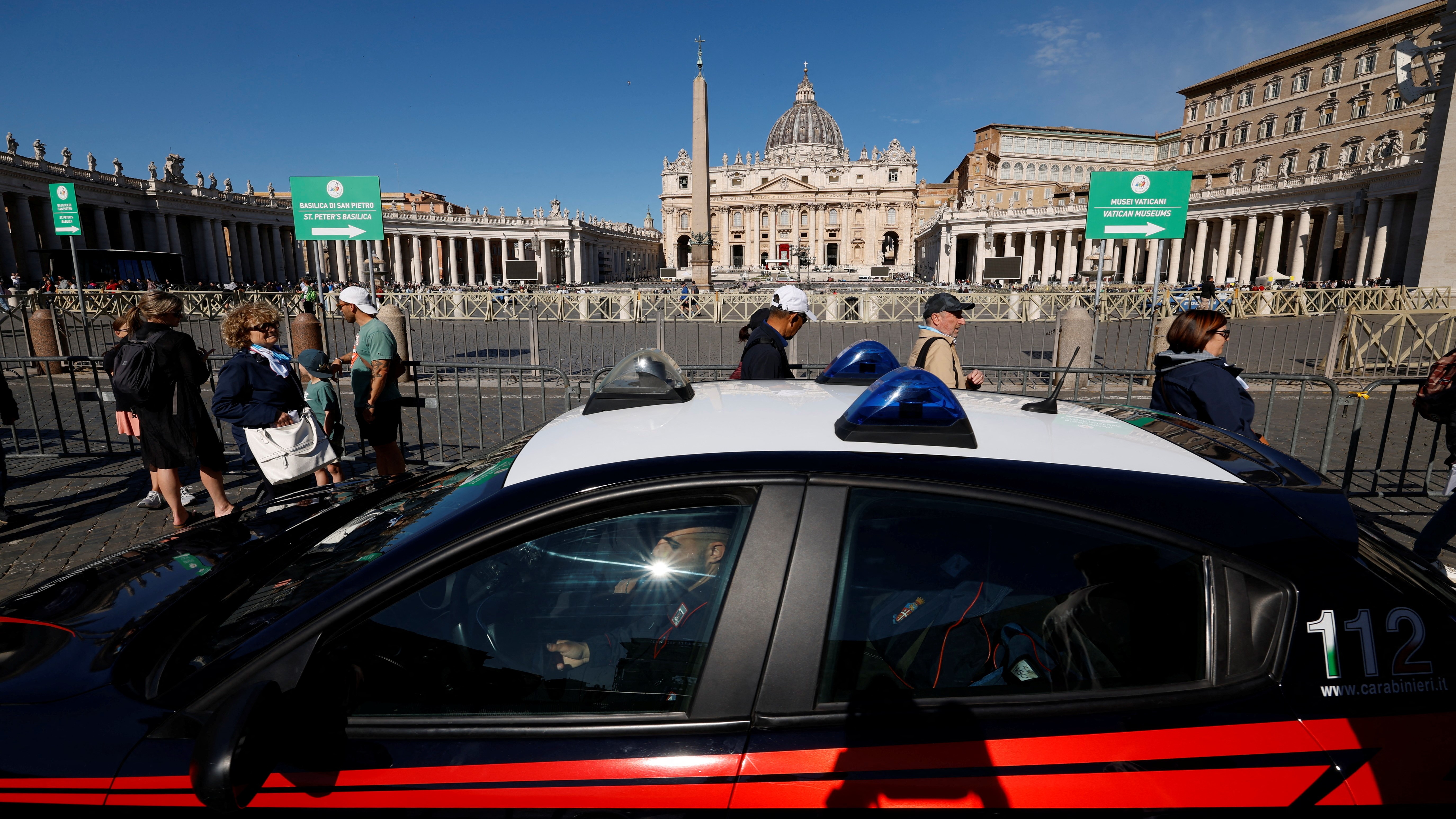 Presenza policial na contorna de San Pedro. REUTERS/Darrin Zammit Lupi