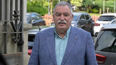 O alcalde de Oleiros, Ángel García Seoane, á súa chegada á Audiencia Provincial da Coruña (M. Dylan-Europa Press)