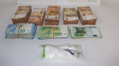 Compaxinaba un traballo legal coa venda polo miúdo de cocaína e haxix