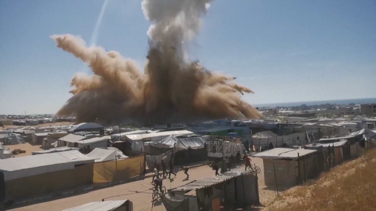 Explosións no norte da Franxa de Gaza, este sábado. Imaxe: Reuters
