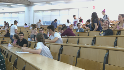 Os exames repártense en probas obrigatorias e voluntarias para subir nota