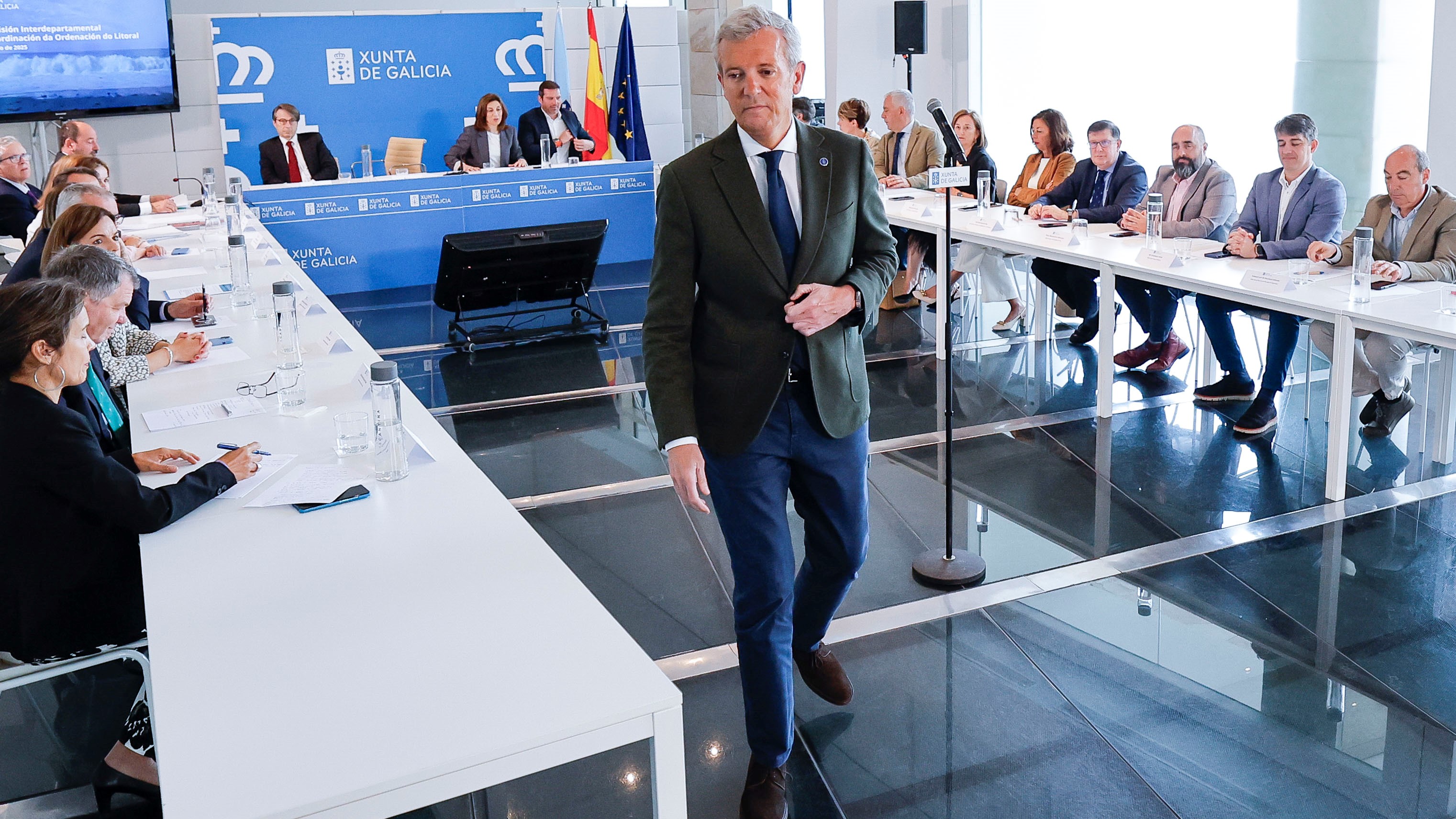 Alfonso Rueda na xuntanza da Comisión Interdepartamental de Coordinación de Ordenación do Litoral (EFE/Lavandeira jr)