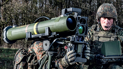 Militares operando o sistema de mísiles Spike LR2 (Ministerio de Defensa)