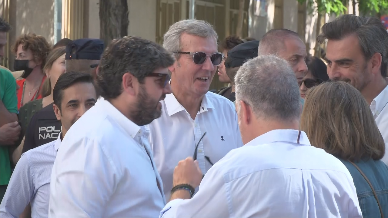 Alfonso Rueda, Diego Calvo e o presidente de Murcia, López Miras, na manifestación de Madrid