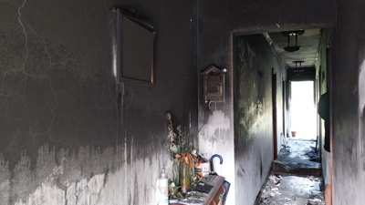 Estado no que quedou o primeiro piso da casa de Placeres tras o incendio de onte a noite