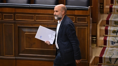 O deputado do BNG Néstor Rego na sesión do Congreso deste martes. EFE/Fernando Villar