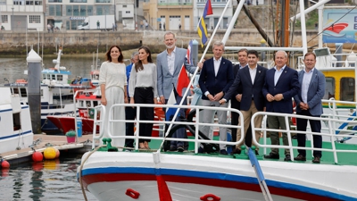Os reis Filipe VI e dona Letizia, na súa visita a Burela (EFE/ Lavandeira Jr.)