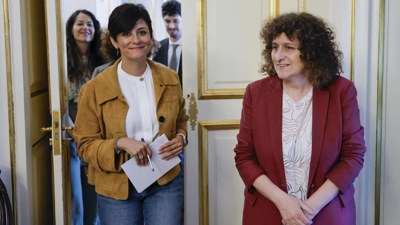Isabel Rodríguez e Goretti Sanmartín logo da súa reunión hoxe. EFE.