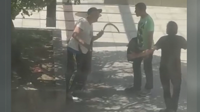 Imaxe do momento das ameazas co fouciño, en Ribeira