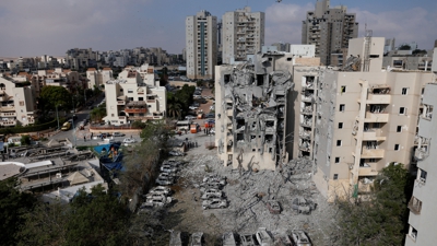 Un mísil iraniano impacta na cidade israelí de Beerseba (REUTERS/Amir Cohen)