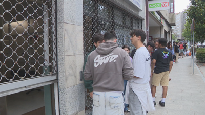 Os estudantes ás portas das inmobiliarias