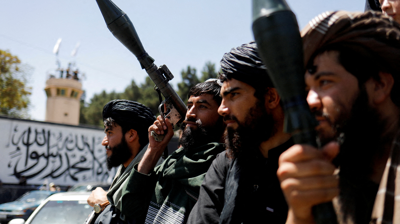 Soldados talibáns celebran o segundo aniversario da caída de Kabul /Ali Khara/Reuters