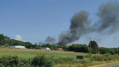 Incendio nunha nave dunha empresa de colchóns en Palas de Rei/Europa Press