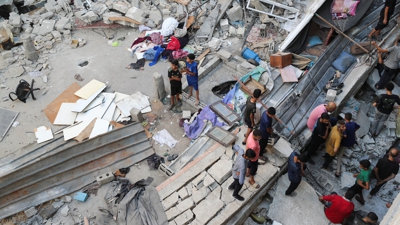 Vivenda gazatí destruída durante un ataque israelí nocturno. REUTERS/Mahmoud Issa