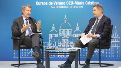 Feijóo co director do xornal El Debate, Bieito Rubido, este mércores (Rafael Bastante - Europa Press)