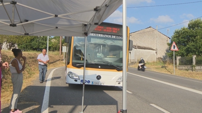 A veciñanza de Castelo colocou unha carpa para a protesta que levou a cabo