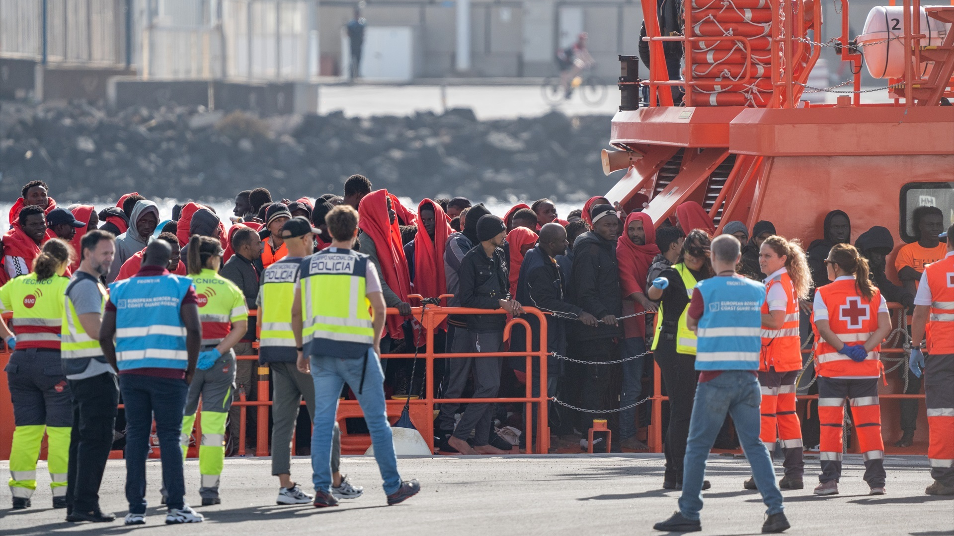 Os servizos sanitarios atenden migrantes chegados a Lanzarote/Foto de arquivo/Europa Press